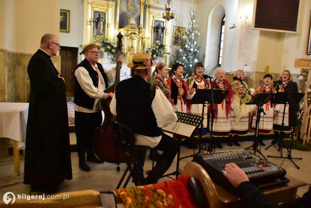 Kolędowanie w Soli: Zespół Folklorystyczny Wójtowianie zachwycił pięknem polskich kolęd