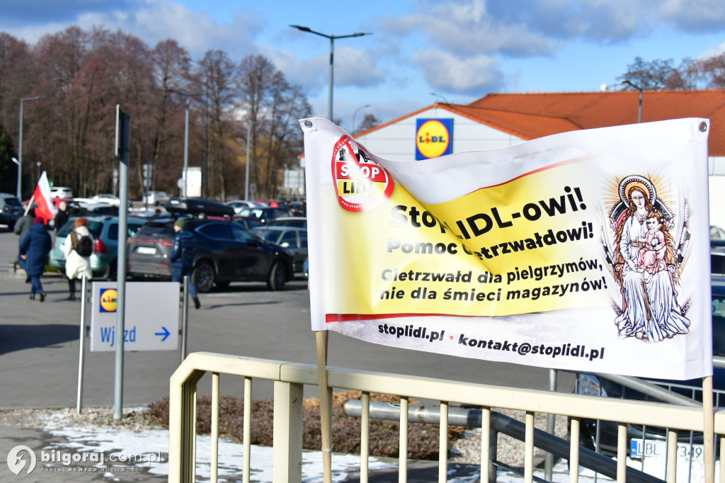 Biłgoraj. Protest pod sklepem Lidl