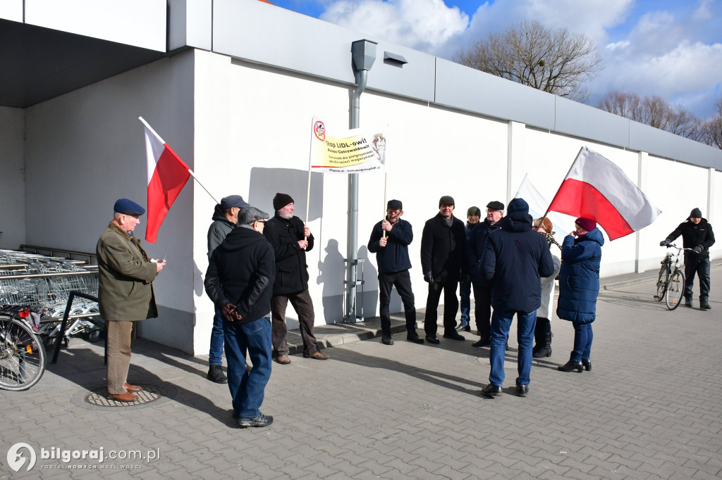 Biłgoraj. Protest pod sklepem Lidl