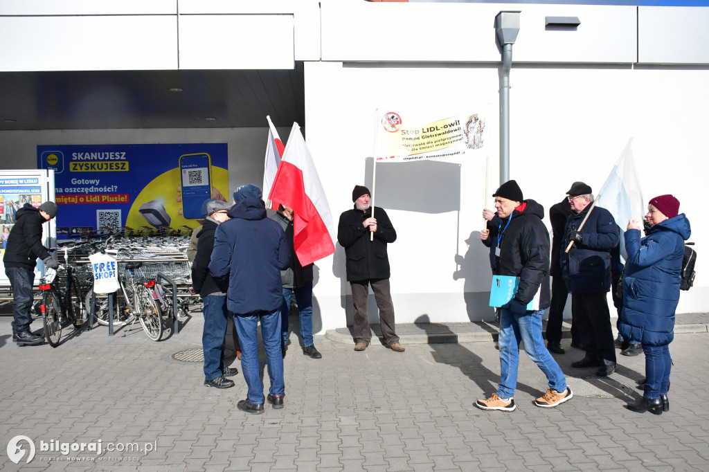 Biłgoraj. Protest pod sklepem Lidl