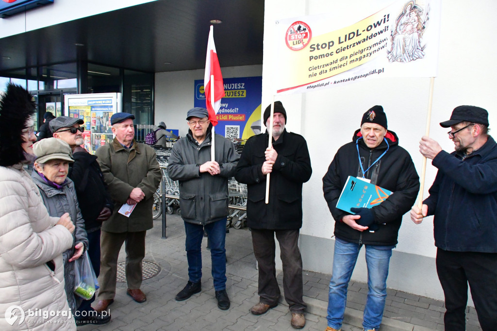 Biłgoraj. Protest pod sklepem Lidl