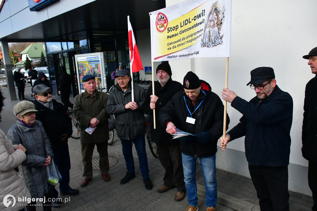 Biłgoraj. Protest pod sklepem Lidl