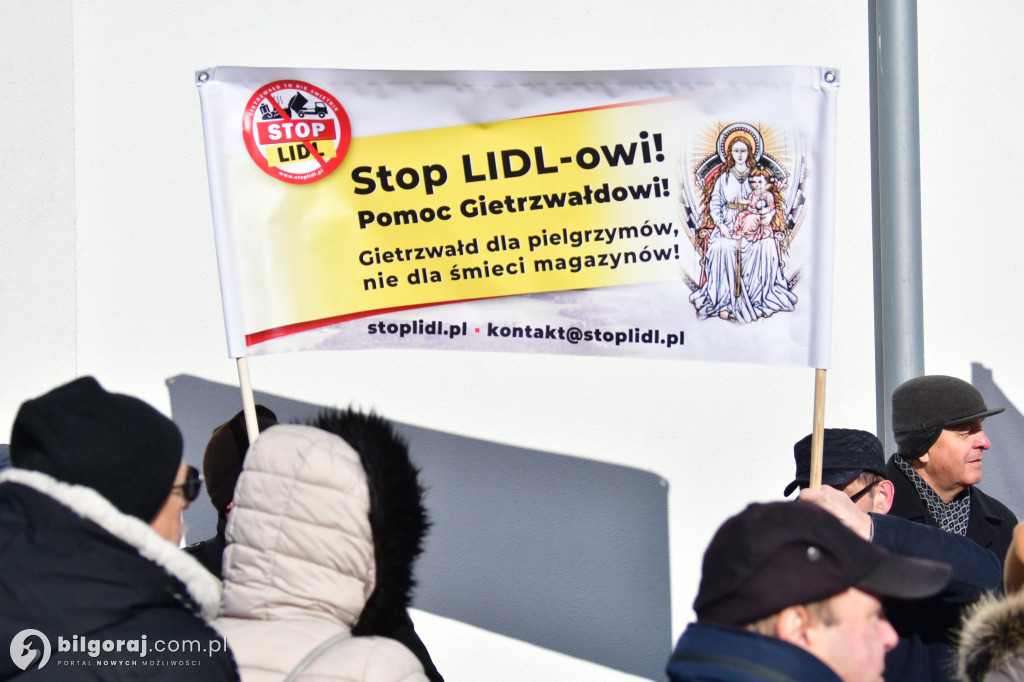 Biłgoraj. Protest pod sklepem Lidl