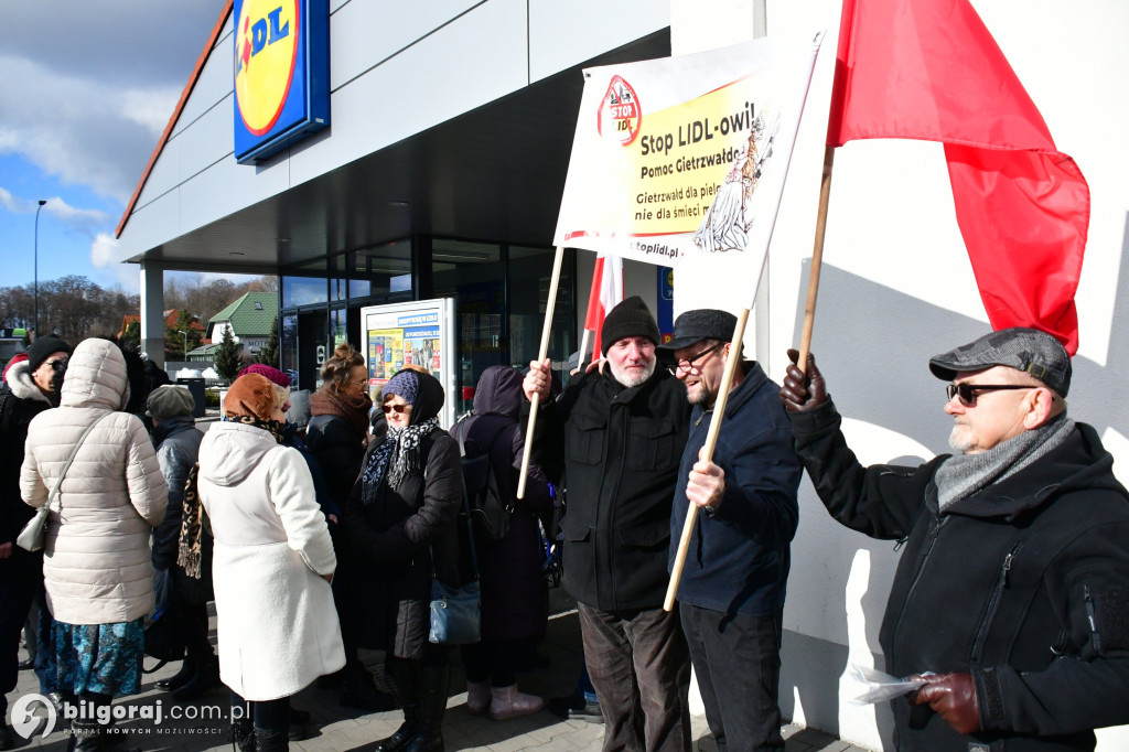 Biłgoraj. Protest pod sklepem Lidl