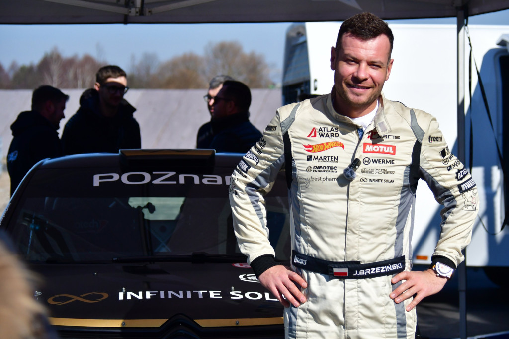 Jakub Colin Brzeziński testował auto w Biłgoraju