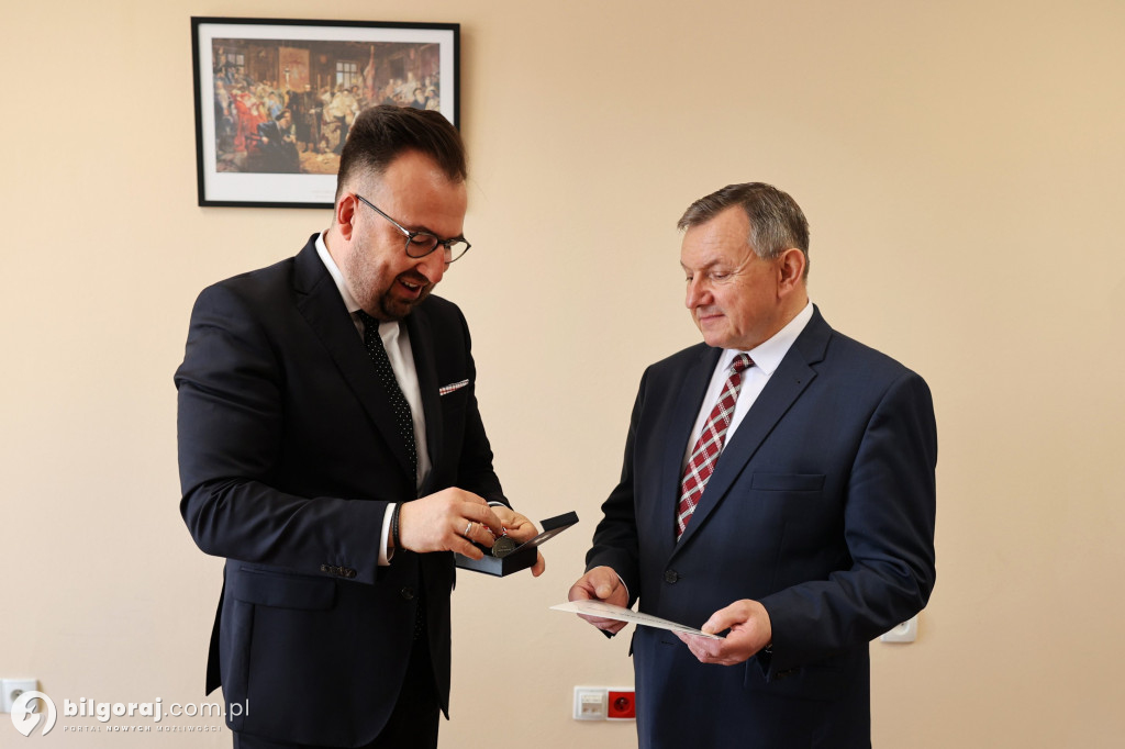 Pracownik Starostwa Powiatowego w Biłgoraju z austriackim odznaczeniem