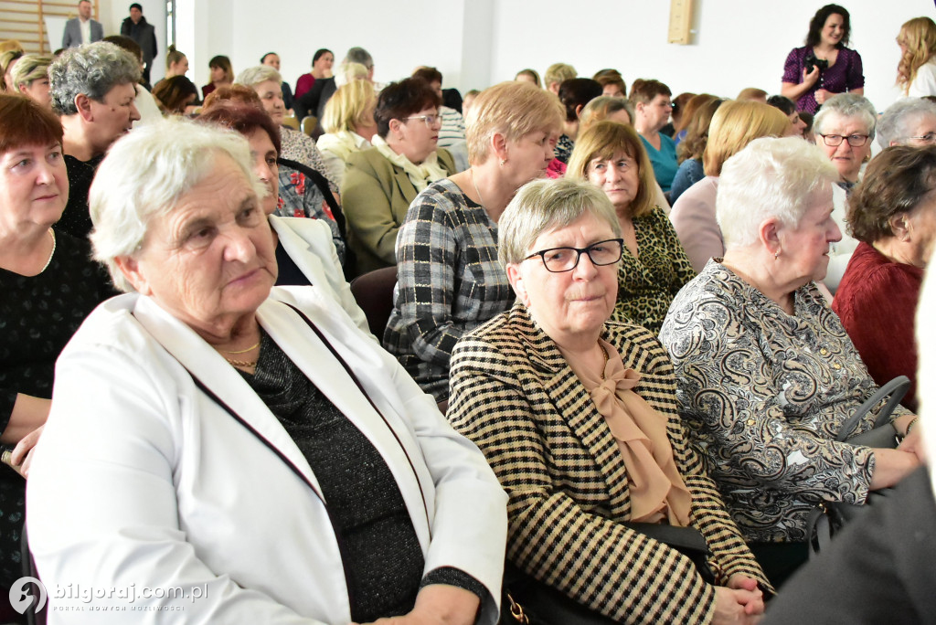 Świętowanie Dnia Kobiet w gminie Księżpol: Wyjątkowy koncert i życzenia od wójta