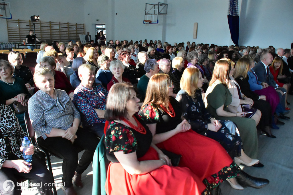 Świętowanie Dnia Kobiet w gminie Księżpol: Wyjątkowy koncert i życzenia od wójta