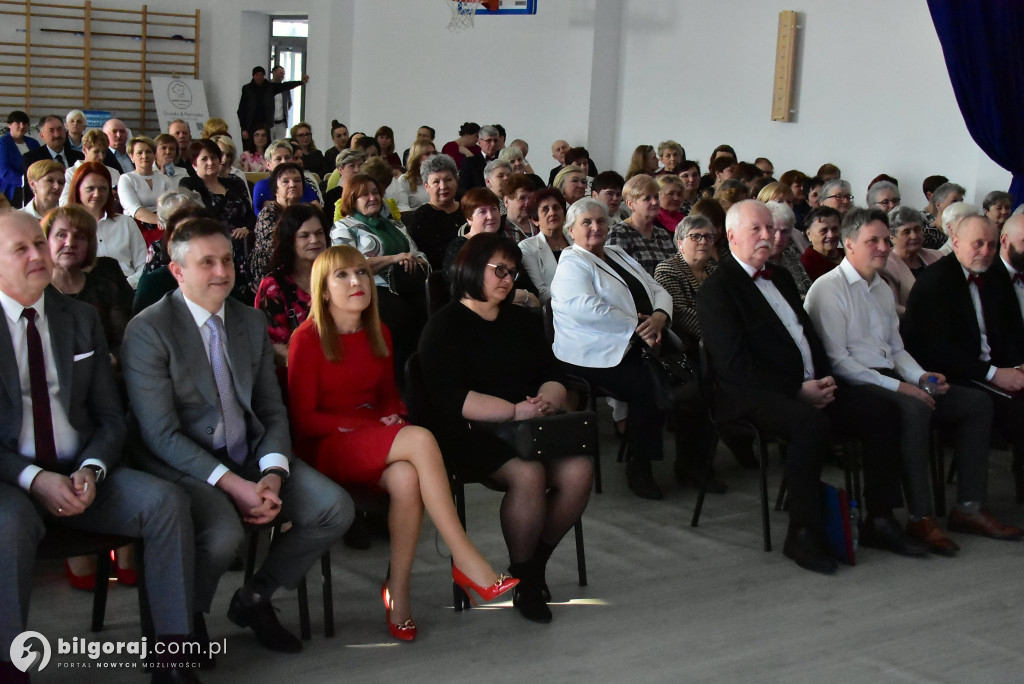 Świętowanie Dnia Kobiet w gminie Księżpol: Wyjątkowy koncert i życzenia od wójta