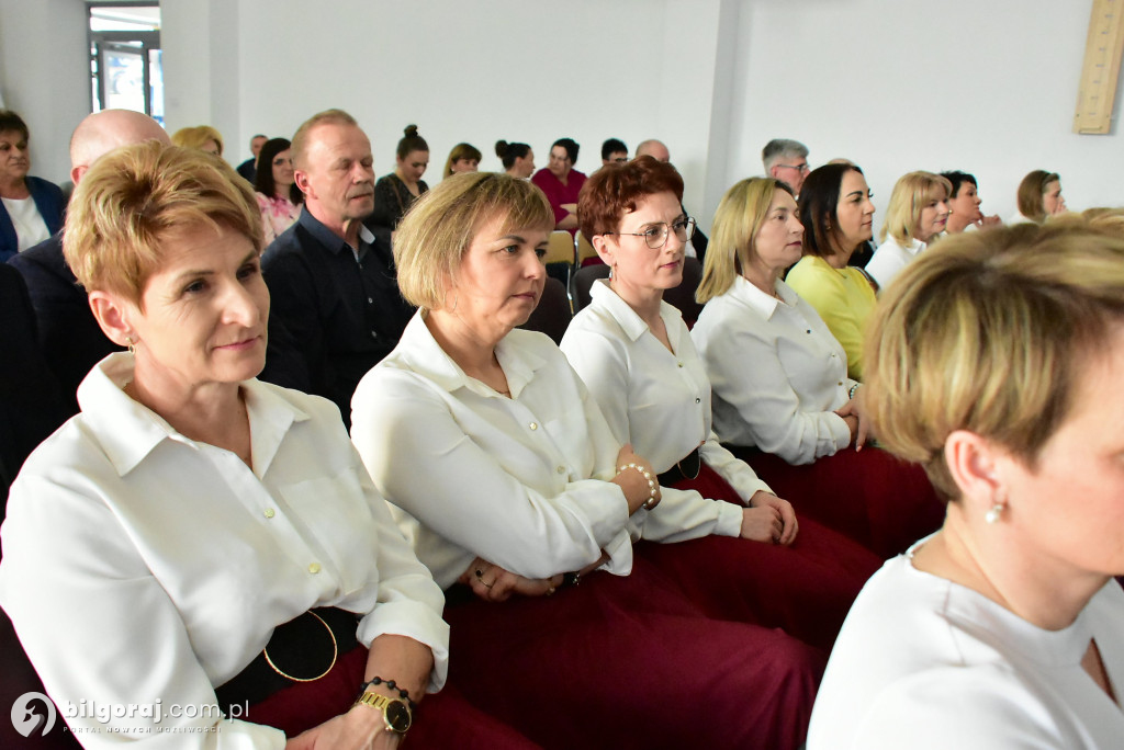 Świętowanie Dnia Kobiet w gminie Księżpol: Wyjątkowy koncert i życzenia od wójta