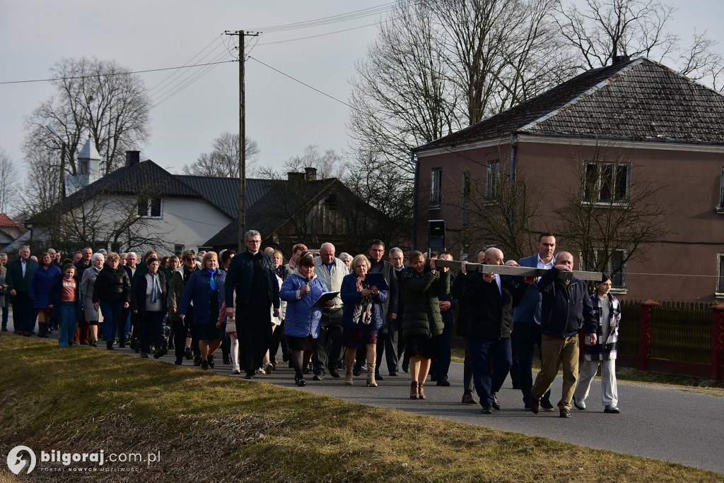 Droga Krzyżowa w Starym Lipowcu – Świadectwo wiary i solidarności