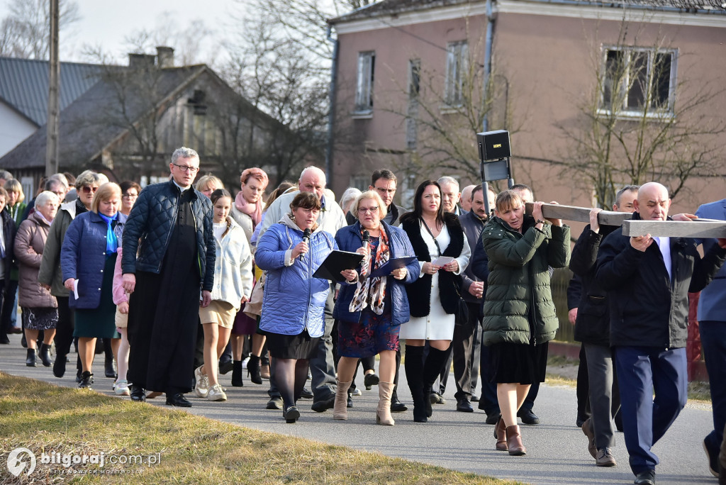 Droga Krzyżowa w Starym Lipowcu – Świadectwo wiary i solidarności