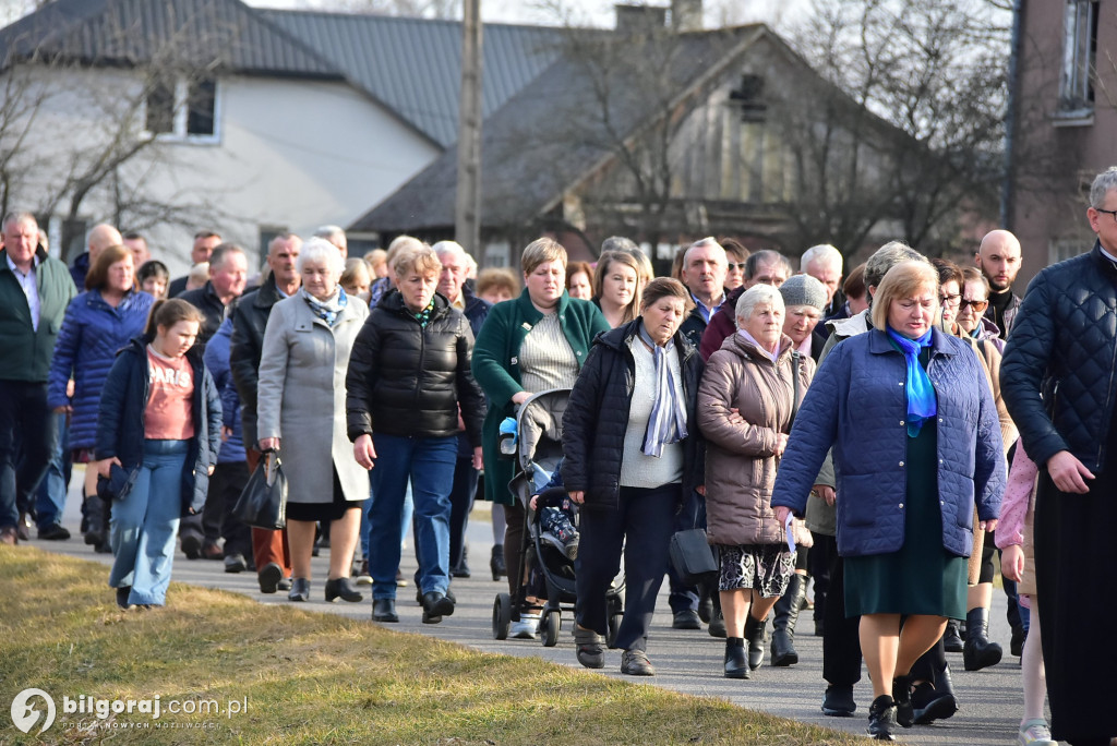 Droga Krzyżowa w Starym Lipowcu – Świadectwo wiary i solidarności