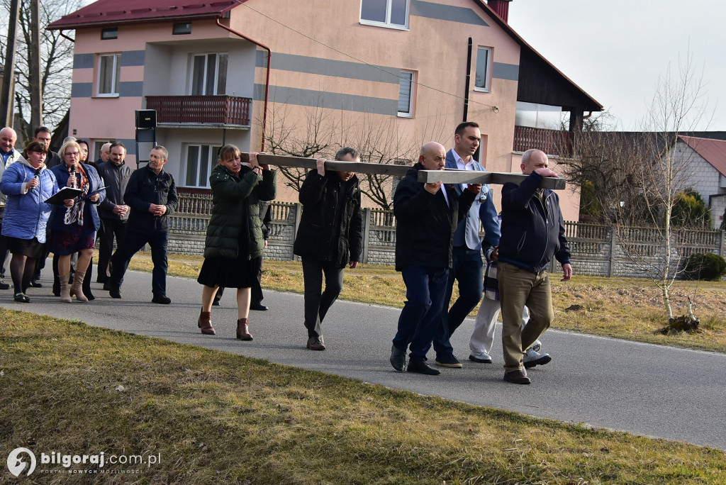 Droga Krzyżowa w Starym Lipowcu – Świadectwo wiary i solidarności