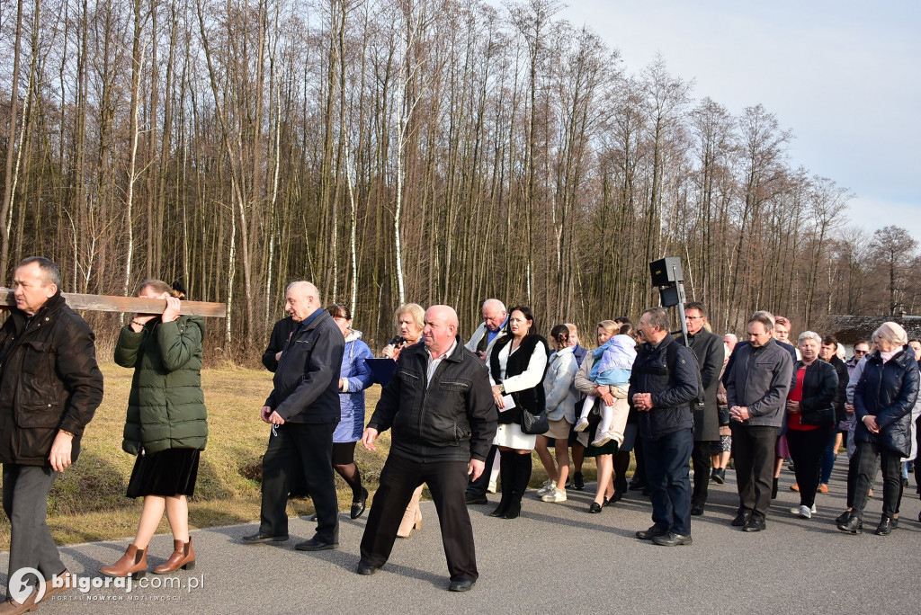 Droga Krzyżowa w Starym Lipowcu – Świadectwo wiary i solidarności