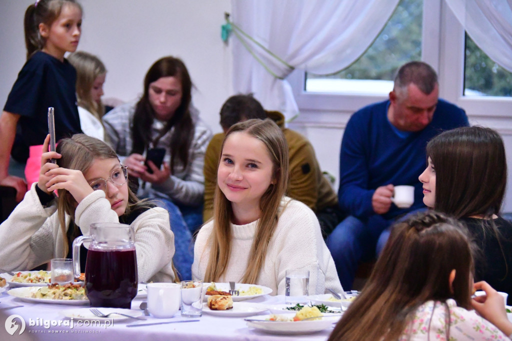 Integracja i radość: Dzień Kobiet i Mężczyzn w Górecku Starym