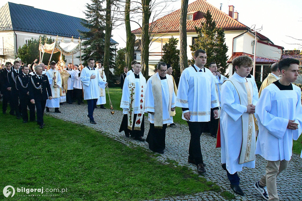 Chrystus prawdziwie zmartwychwstał!  Rezurekcja w biłgorajskim sanktuarium