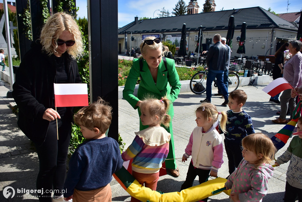 Małgorzata Gromadzka: Biało-czerwone barwy symbolizują jedność i siłę Polski