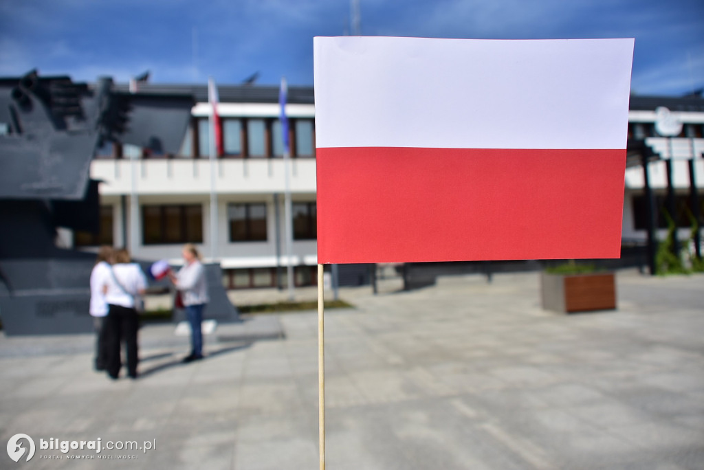 Małgorzata Gromadzka: Biało-czerwone barwy symbolizują jedność i siłę Polski