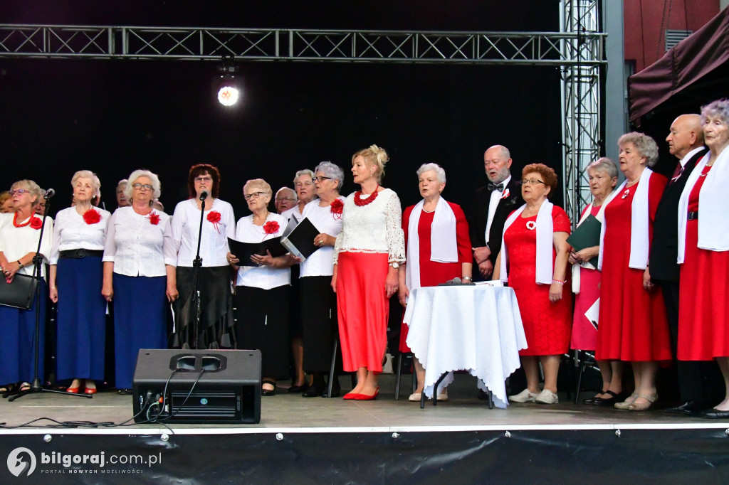Biłgorajscy seniorzy uczcili Dzień Konstytucji 3 Maja koncertem Majowa jutrzenko