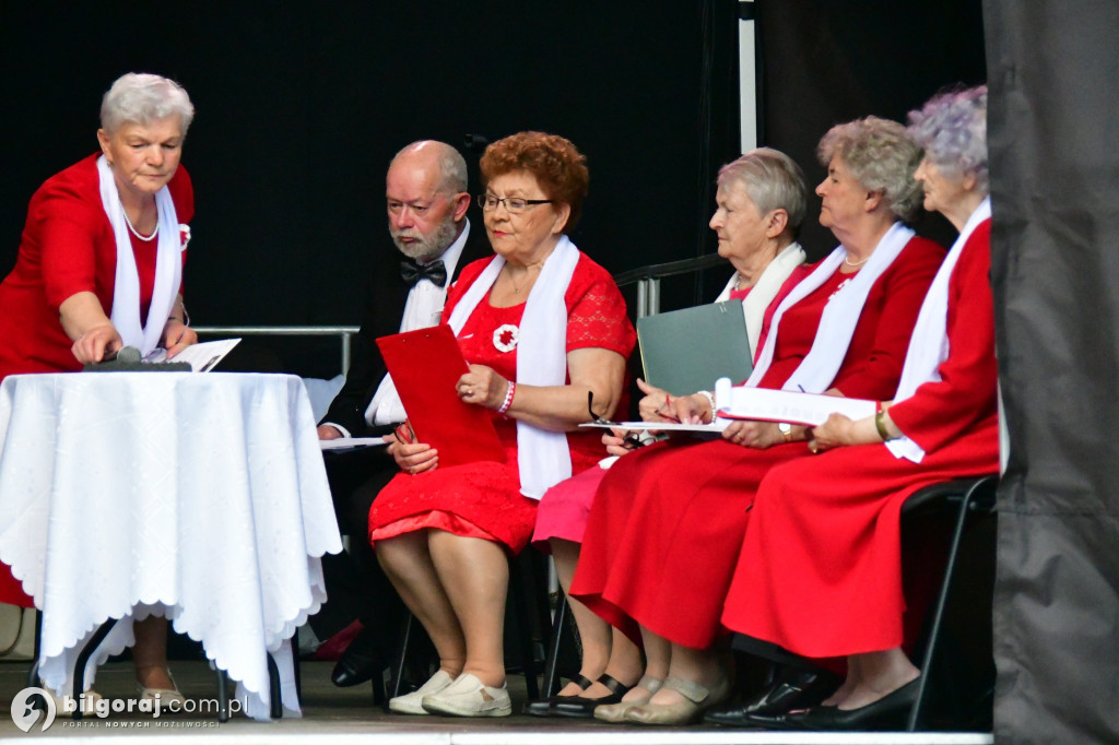 Biłgorajscy seniorzy uczcili Dzień Konstytucji 3 Maja koncertem Majowa jutrzenko
