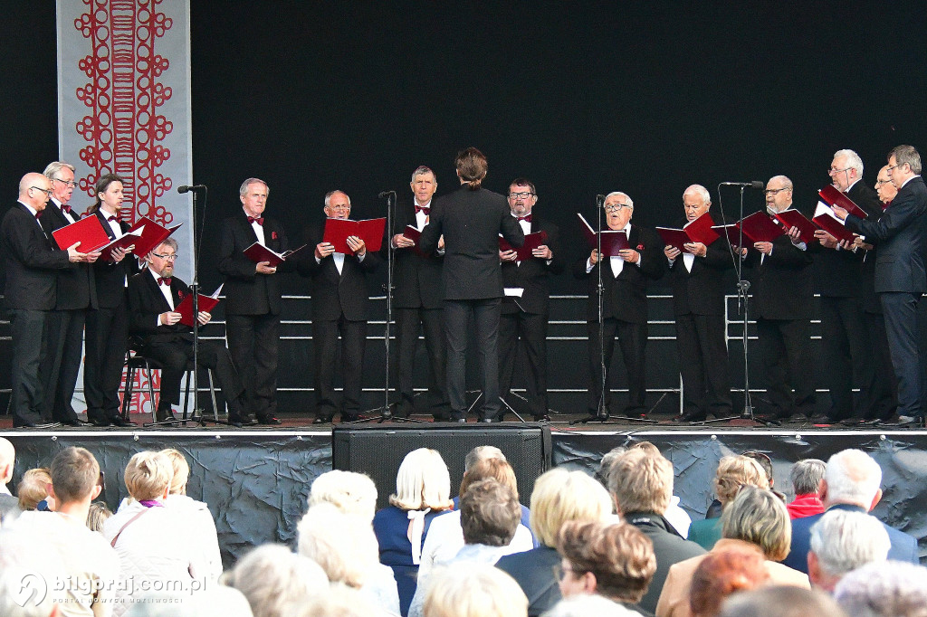 Biłgorajskie świętowanie majowych dni: koncert na scenie letniej BCK z biłgorajskimi zespołami