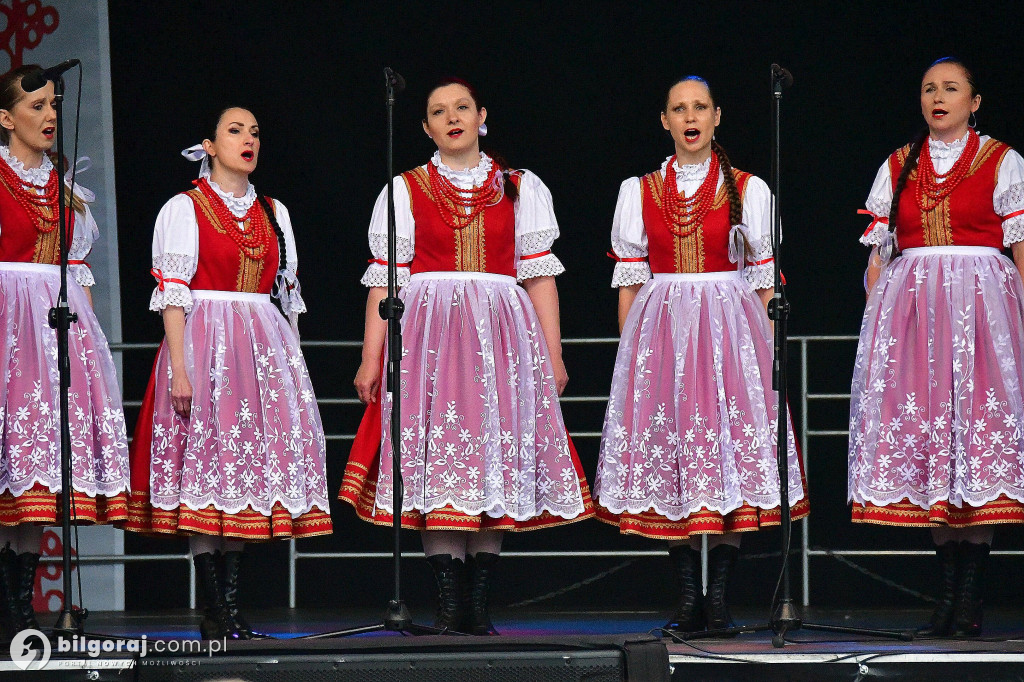 Biłgorajskie świętowanie majowych dni: koncert na scenie letniej BCK z biłgorajskimi zespołami