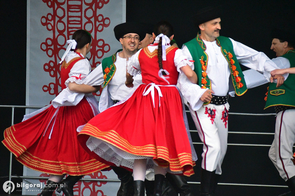 Biłgorajskie świętowanie majowych dni: koncert na scenie letniej BCK z biłgorajskimi zespołami