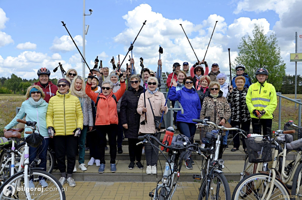 Seniorzy z Biłgoraja aktywnie odpoczywają: Rajd rowerowo-pieszy Uniwersytetu Trzeciego Wieku