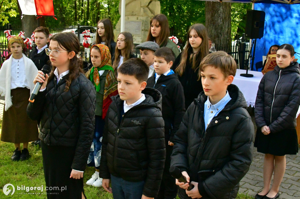 Ta pamięć płonie w sercach ludzkich. W ogniu zginęli ich przodkowie