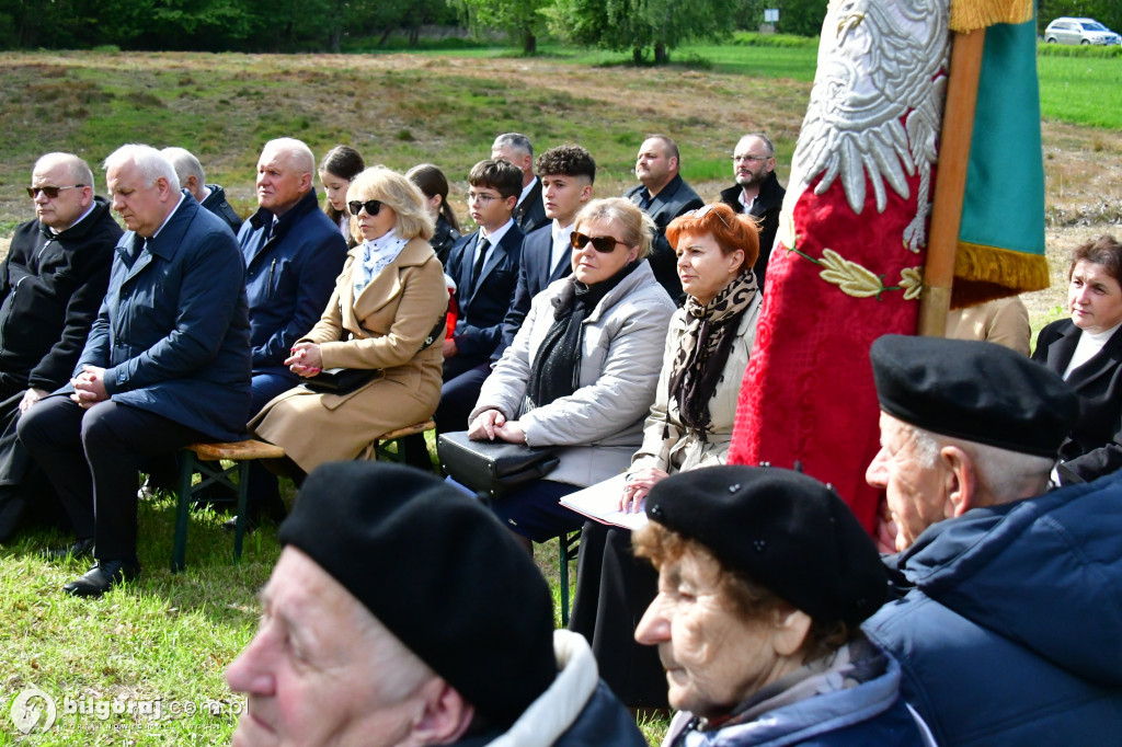Ta pamięć płonie w sercach ludzkich. W ogniu zginęli ich przodkowie