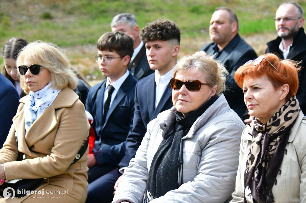 Ta pamięć płonie w sercach ludzkich. W ogniu zginęli ich przodkowie
