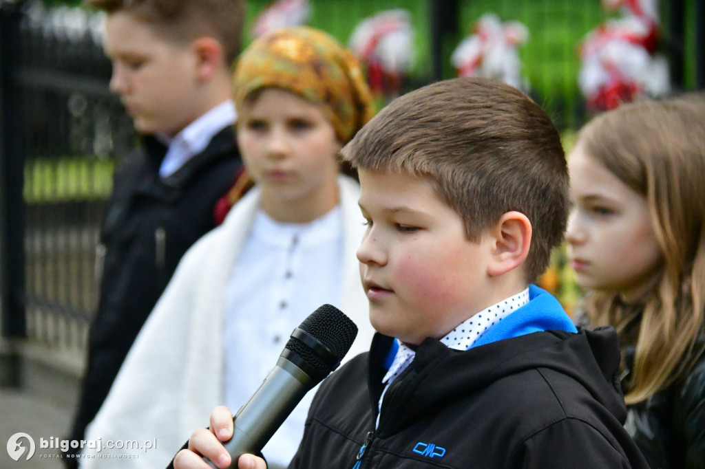 Ta pamięć płonie w sercach ludzkich. W ogniu zginęli ich przodkowie