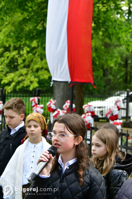 Ta pamięć płonie w sercach ludzkich. W ogniu zginęli ich przodkowie