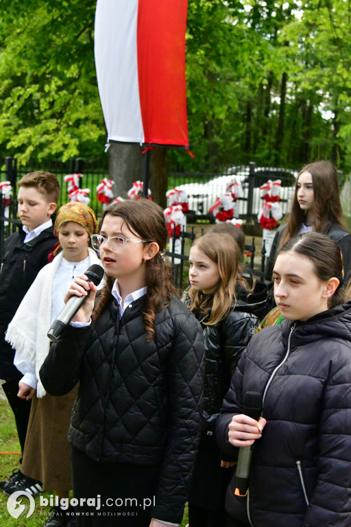 Ta pamięć płonie w sercach ludzkich. W ogniu zginęli ich przodkowie
