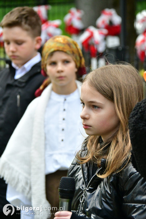 Ta pamięć płonie w sercach ludzkich. W ogniu zginęli ich przodkowie