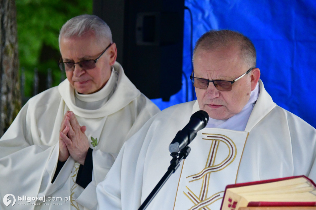 Ta pamięć płonie w sercach ludzkich. W ogniu zginęli ich przodkowie