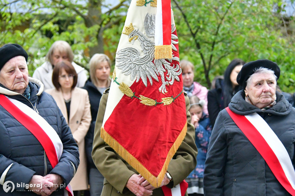 Ta pamięć płonie w sercach ludzkich. W ogniu zginęli ich przodkowie