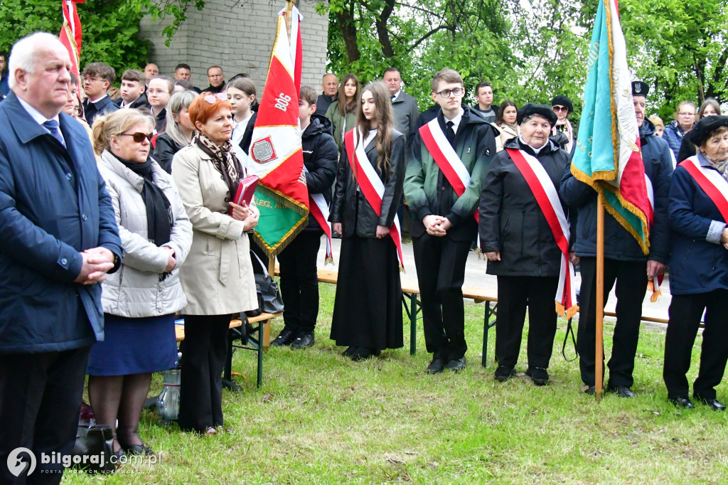 Ta pamięć płonie w sercach ludzkich. W ogniu zginęli ich przodkowie