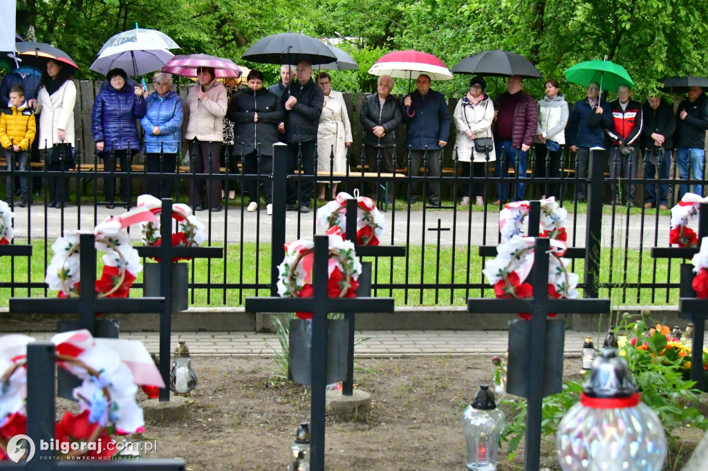 Ta pamięć płonie w sercach ludzkich. W ogniu zginęli ich przodkowie