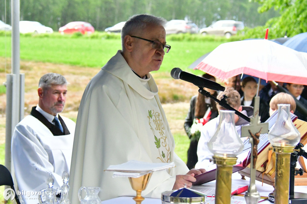 Ta pamięć płonie w sercach ludzkich. W ogniu zginęli ich przodkowie