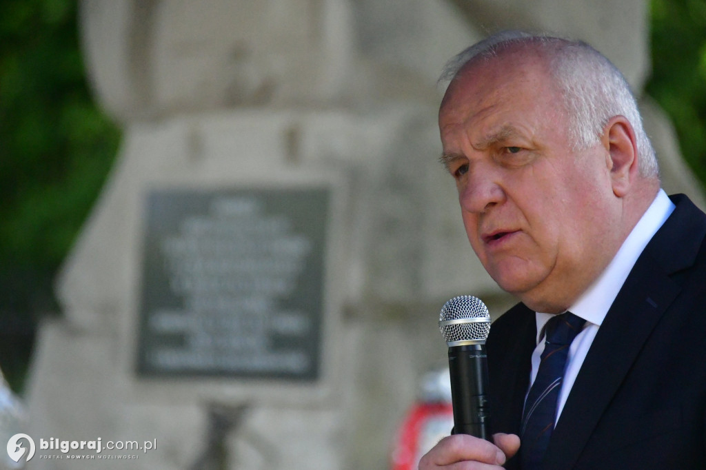 Ta pamięć płonie w sercach ludzkich. W ogniu zginęli ich przodkowie