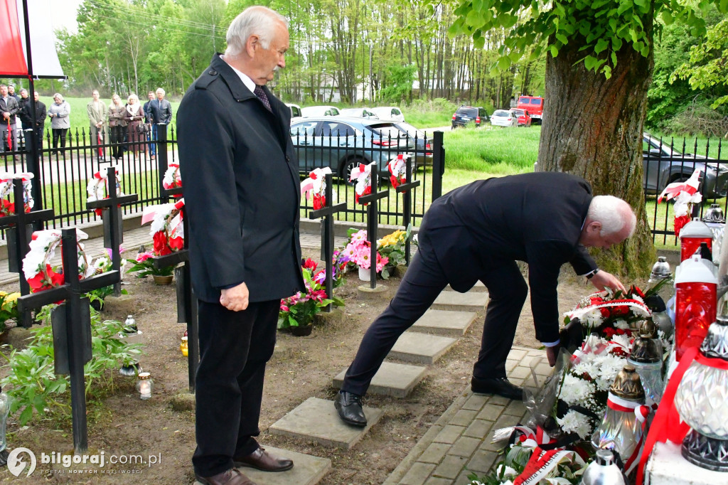 Ta pamięć płonie w sercach ludzkich. W ogniu zginęli ich przodkowie