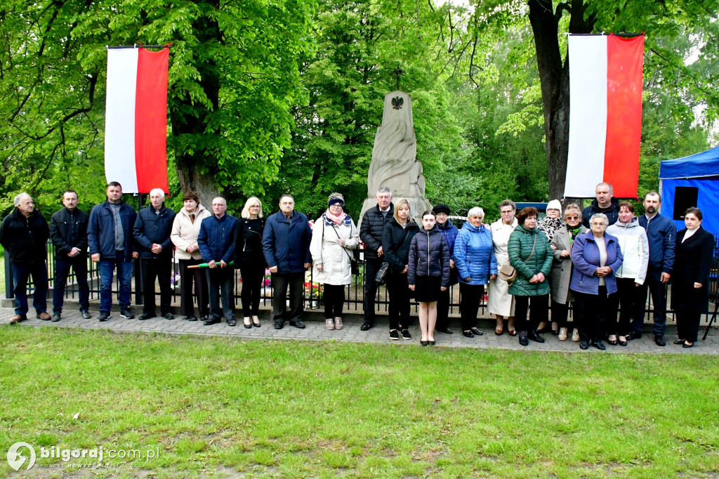 Ta pamięć płonie w sercach ludzkich. W ogniu zginęli ich przodkowie
