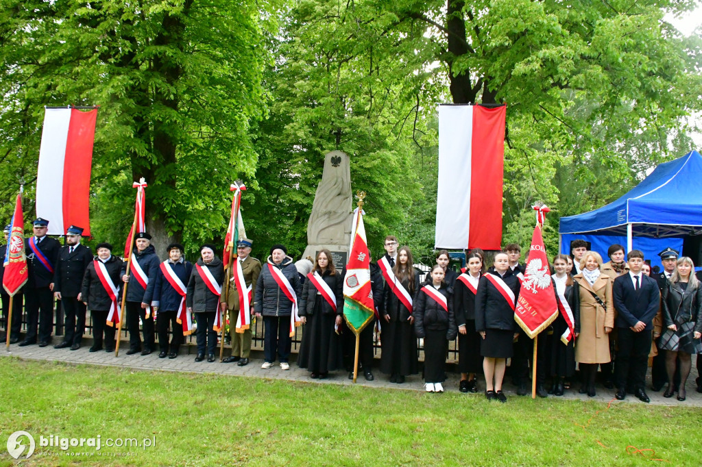 Ta pamięć płonie w sercach ludzkich. W ogniu zginęli ich przodkowie