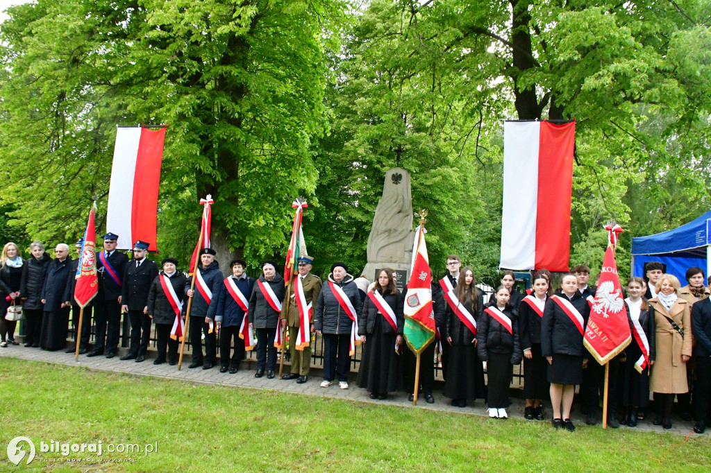 Ta pamięć płonie w sercach ludzkich. W ogniu zginęli ich przodkowie