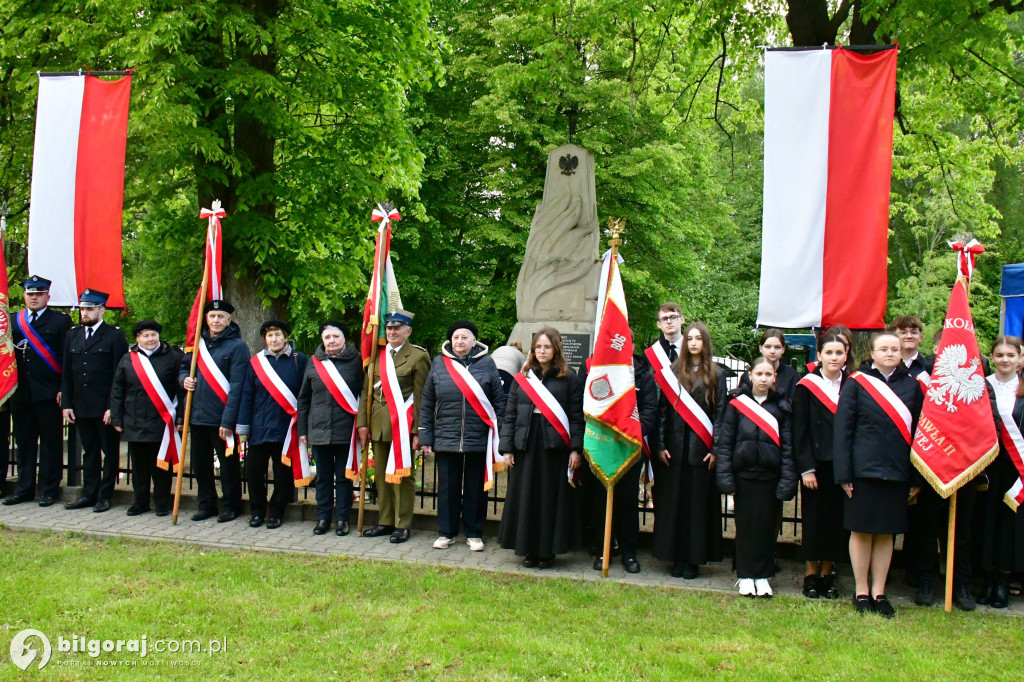 Ta pamięć płonie w sercach ludzkich. W ogniu zginęli ich przodkowie