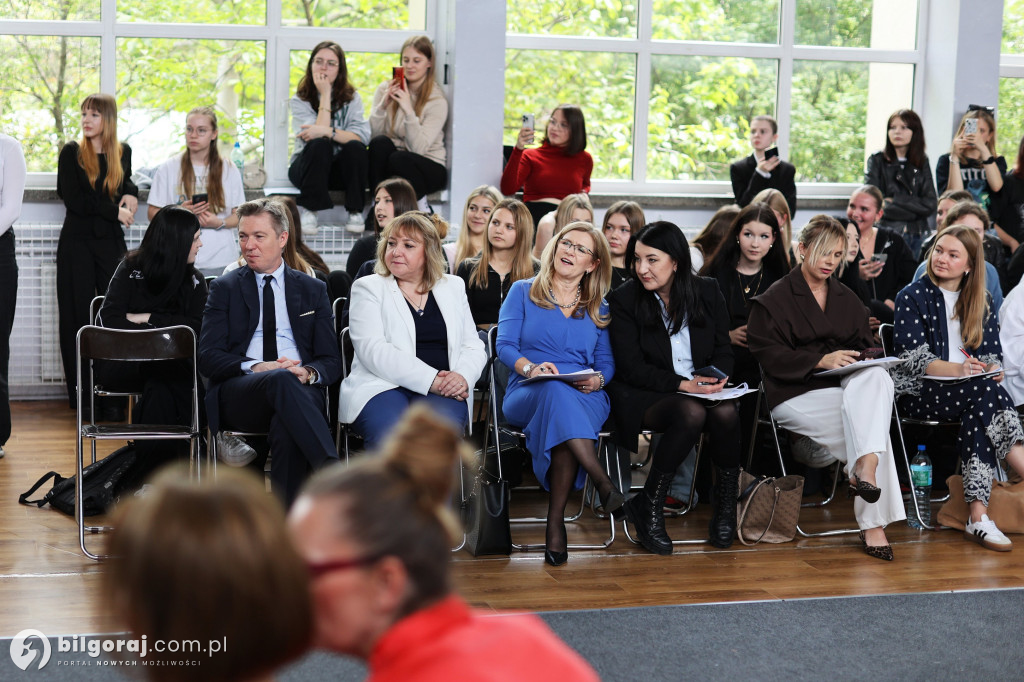 Finał Ogólnopolskiego Turnieju Mody Odzież OdNowa” w Biłgoraju: ekologia, kreatywność i edukacja
