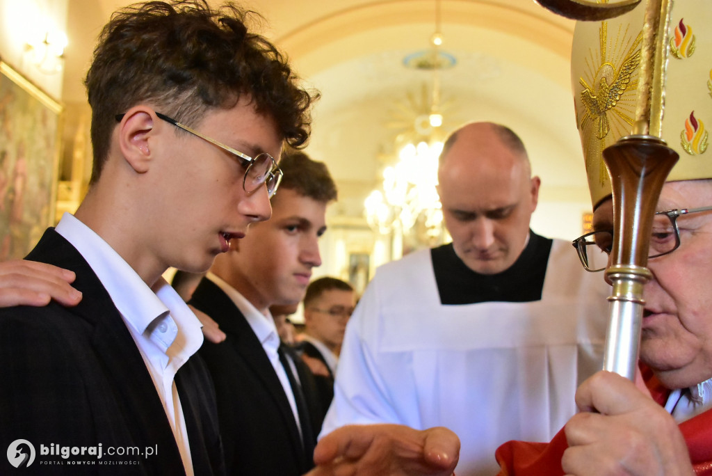 Sól. 37 młodych ludzi przyjęło sakrament bierzmowania