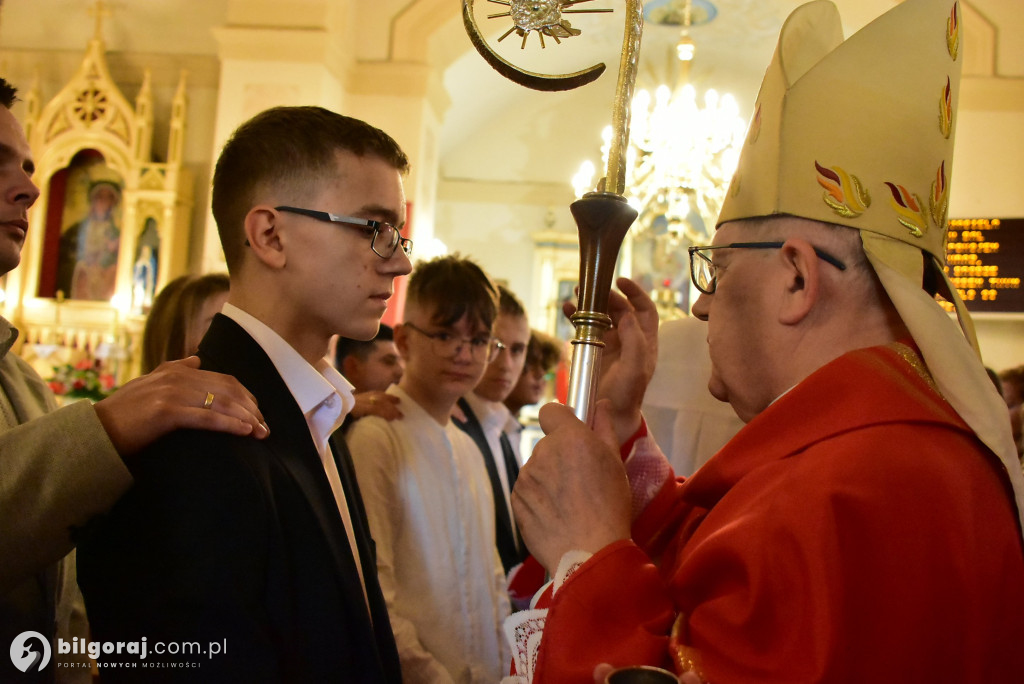 Sól. 37 młodych ludzi przyjęło sakrament bierzmowania